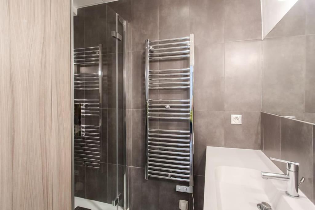 #40 Bright Sea View Suite For 6 2Mins Walk Port & Sea Villefranche-sur-Mer Ngoại thất bức ảnh