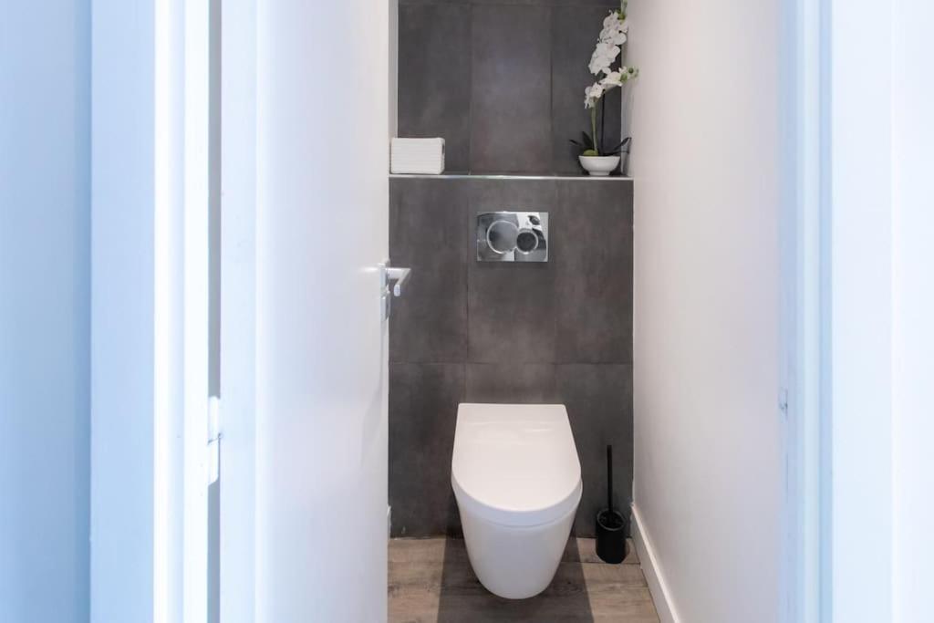 #40 Bright Sea View Suite For 6 2Mins Walk Port & Sea Villefranche-sur-Mer Ngoại thất bức ảnh